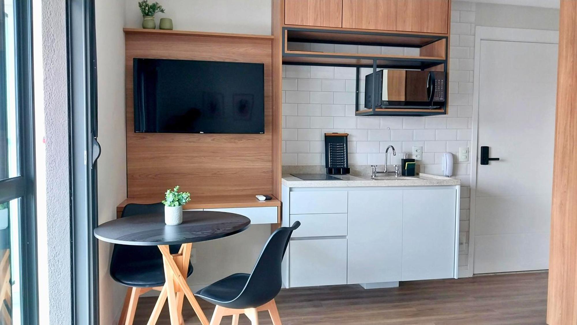 Book Sampa - Haus 1408 140m Metro Brooklin *